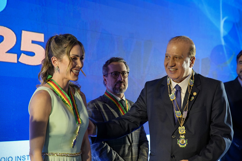 Imposição da Comenda Ministro João Augusto Ribeiro Nardes durante o Prêmio RGB